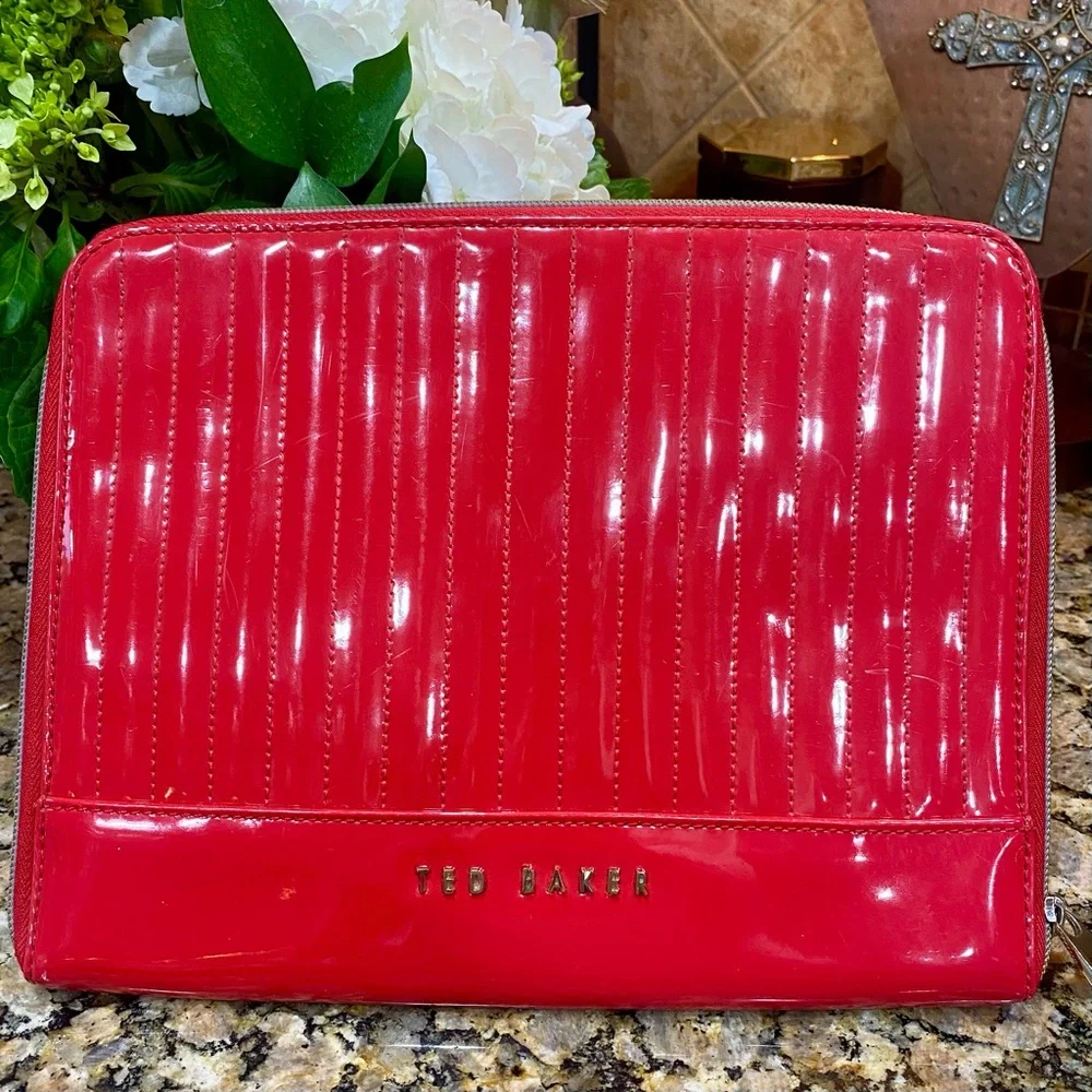 Ted Baker IPad Zippered Cover with beautiful Floral Interior !